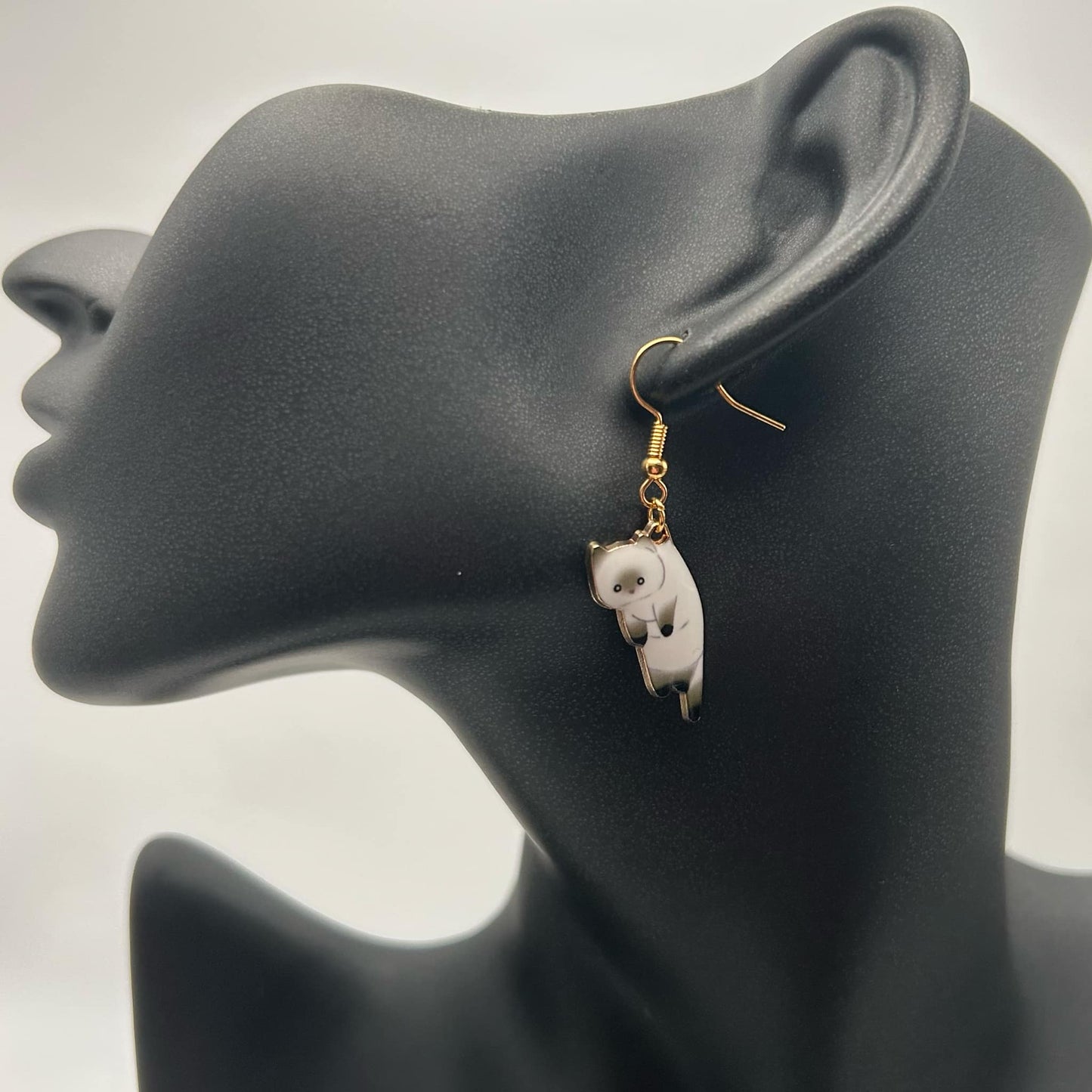 Cat Earrings White